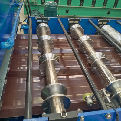 壁パネルのための機械を形作る前に塗られた鋼鉄電流を通されたIbrの屋根のパネル ロール