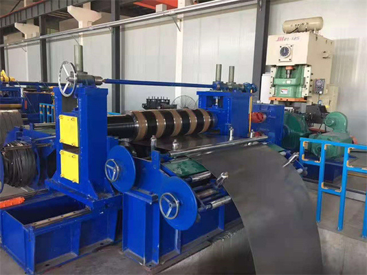 フル オート電流を通された色鋼鉄切り開くライン機械180KW