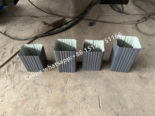 380V 50HZは機械Downspout No.45の鋼鉄を形作る3段階の屋根のリッジの帽子ロール塗った